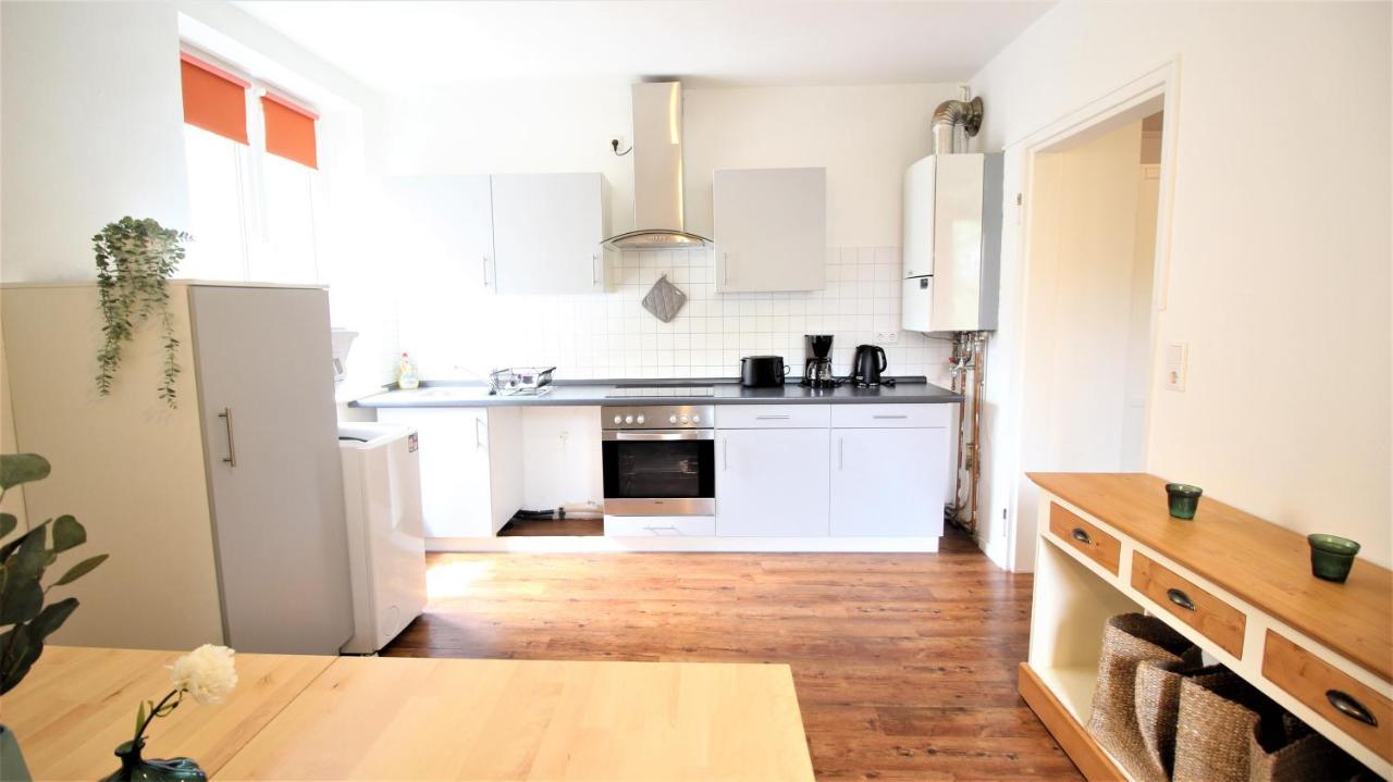 Zentral Wohnen - Inkl. Privatem Stellplatz Apartment Вюрцбург Екстериор снимка